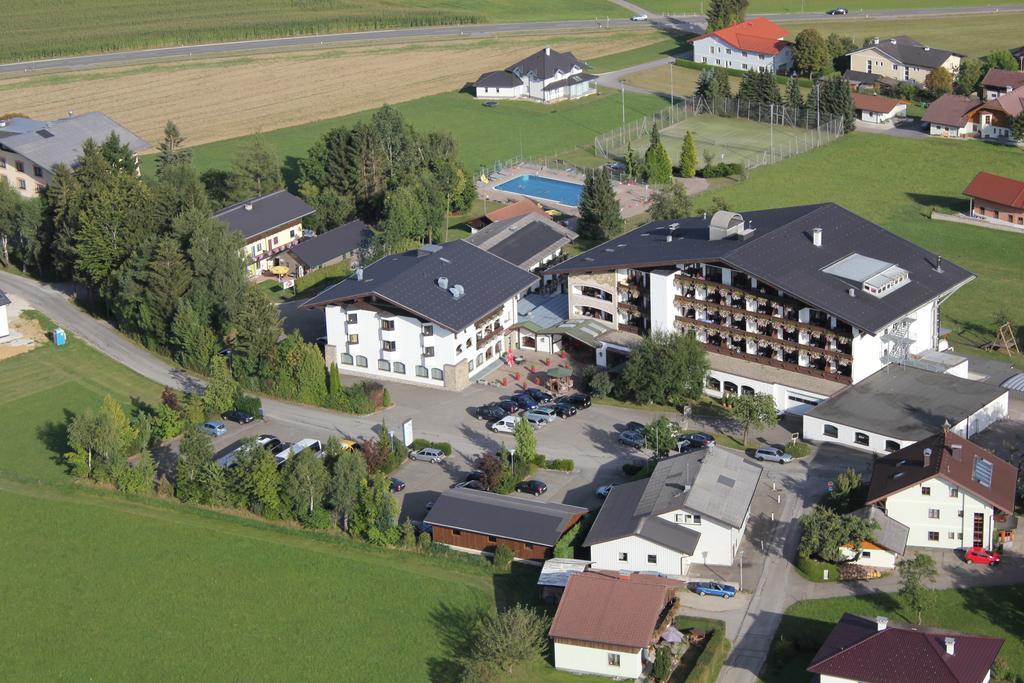 Hotel Lohninger-Schober Sankt Georgen im Attergau Ngoại thất bức ảnh